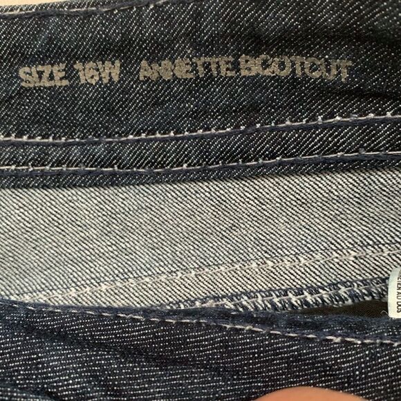 Code Bleu Annette Bootcut Jeans Dark Blue Embellished Embroidered Size 16W - Picture 5 of 12